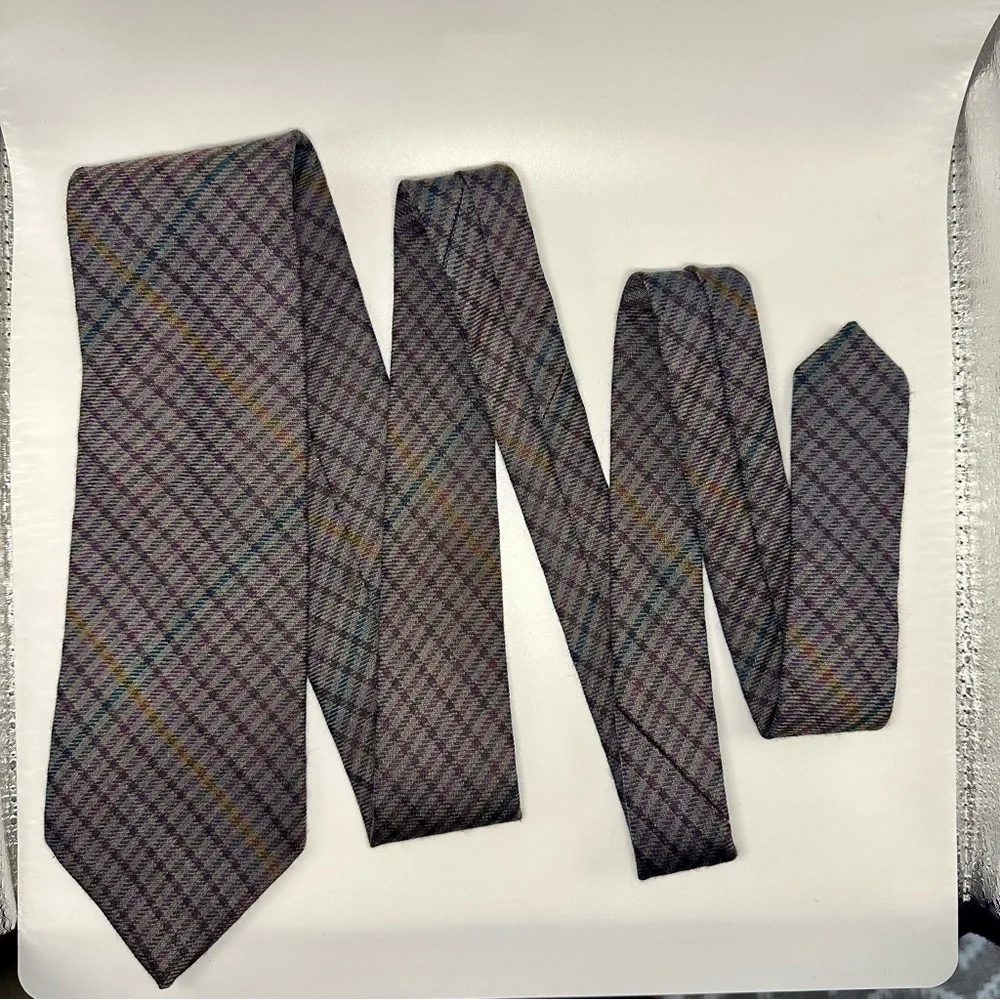 Vintage Wool Silk Blend Henry Grethel Soft Gray Plaid Tie, Classic 3.25” x 56